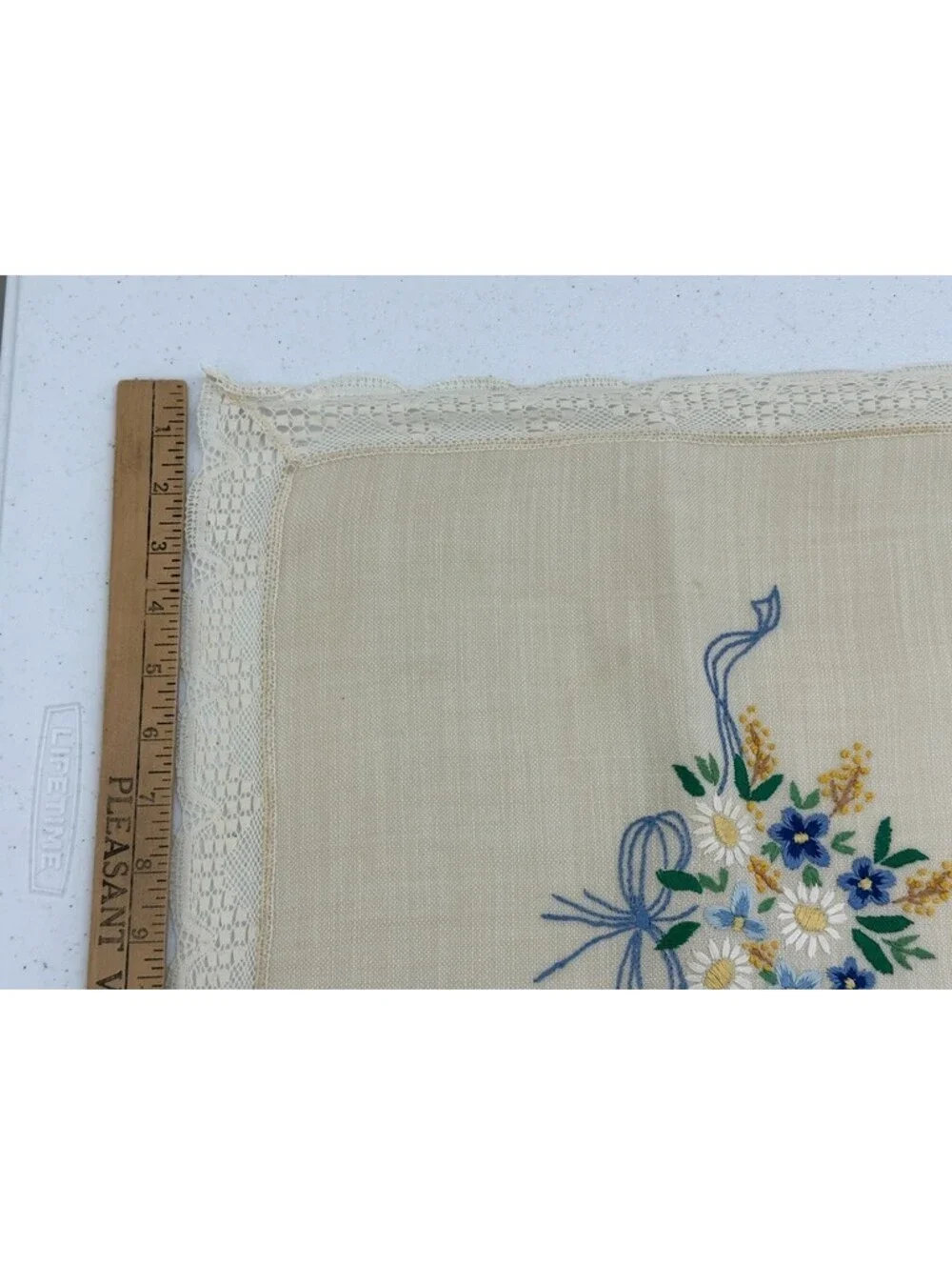 Vintage Embroidered Table Runner Topper Dresser Scarf Floral Lace Trim 18